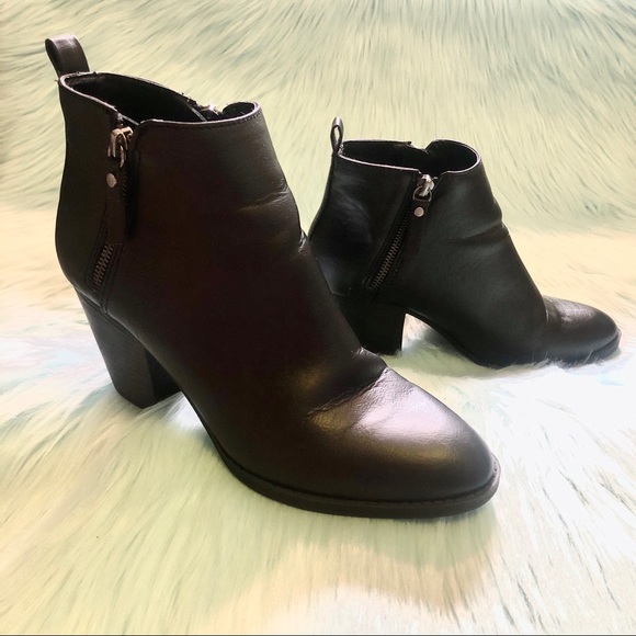 Sz. 9 Black Ankle Boots - Picture 16 of 16